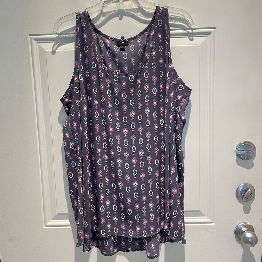 Torrid Southwestern Gray Pink Paisley Sleeveless Top Size 00 (Medium/Large, 10)